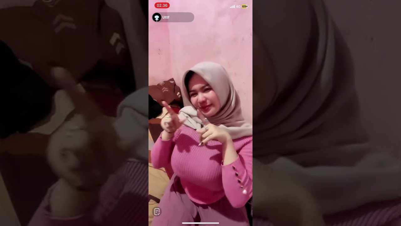Bella hijab live TikTok