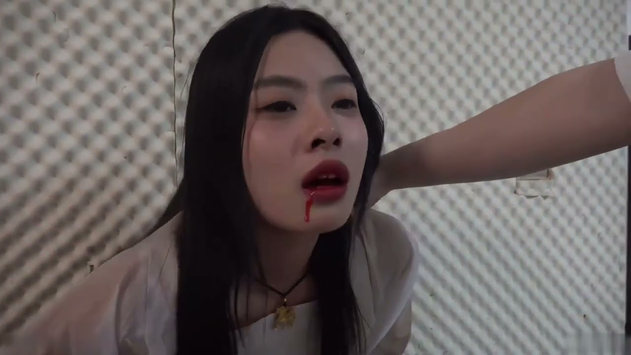 Belly stab-actress show-4
