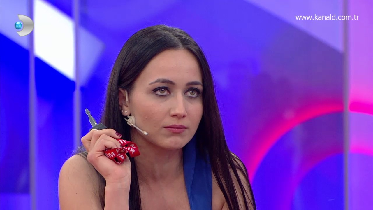 Ben Bilmem Eşim Bilir- Tekme Atarak Uyandırdım!