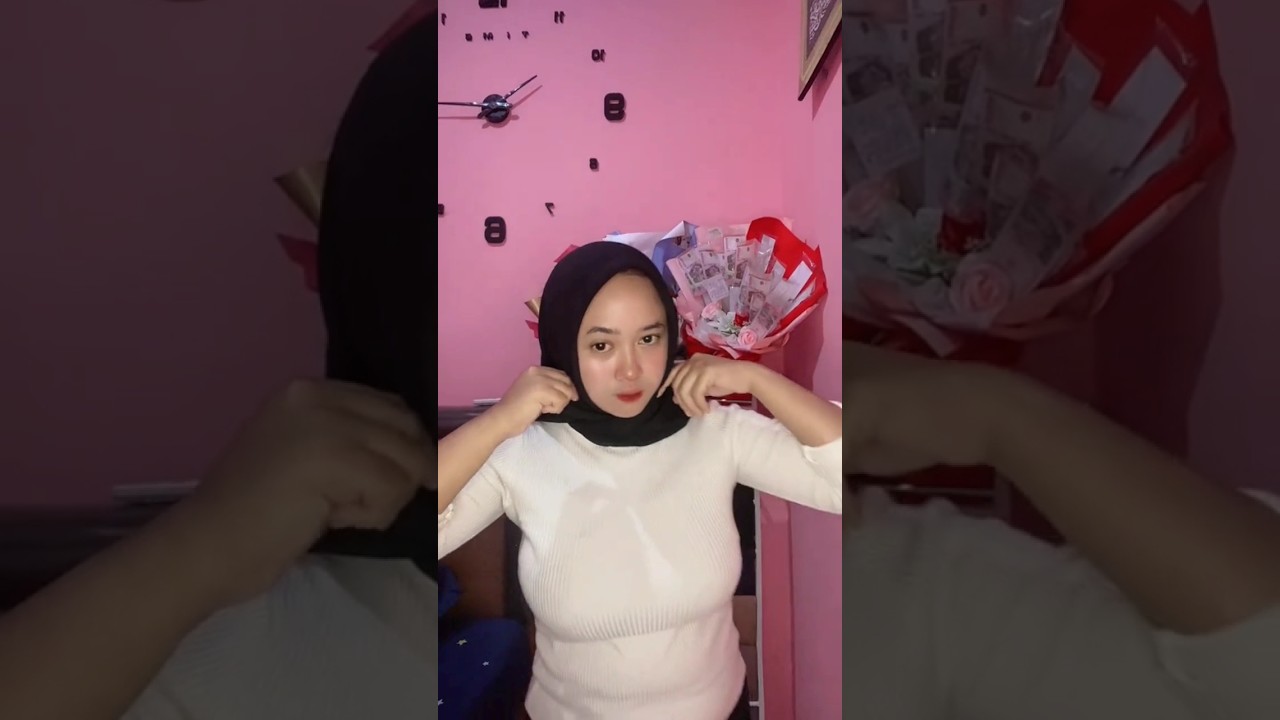 besar ya jam di belakang 😁 akun Tik tok @ulpalohh