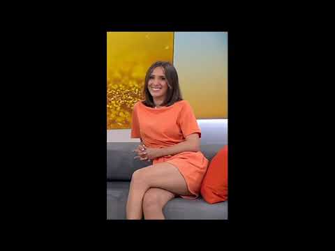 Best of 2024 -Deutscher Hottie #82 Hot Legs Vanessa Civiello in a Orange Mini