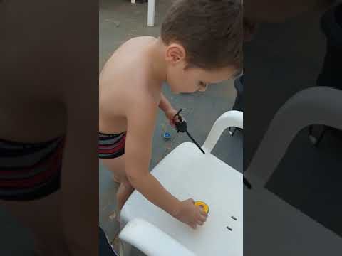 BEYBLADE LARISTRIPE