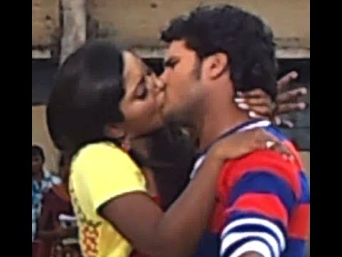 Bhojpuri Hot Kiss Making Scene- Anjana Singh Indian Actress Kiss