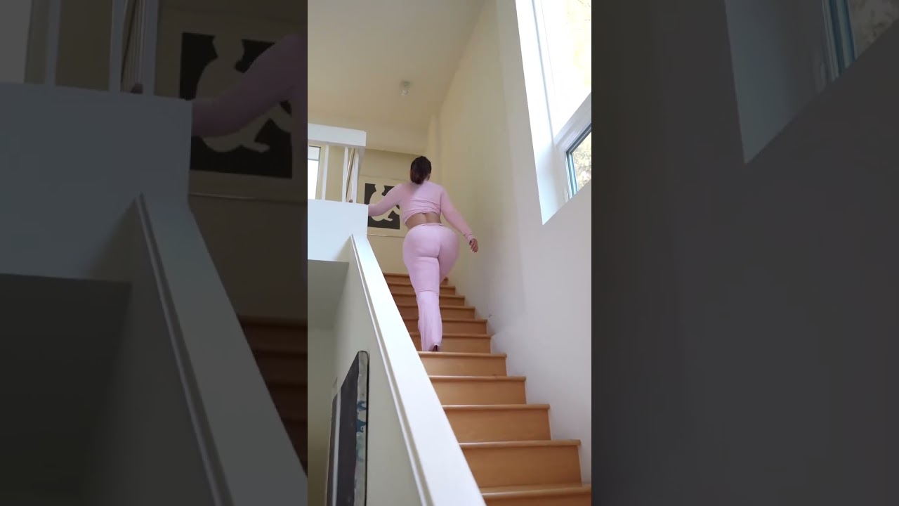 Big Booty in pajamas #booty #pawg #bigbooty #bigbank #thickfit #cake #bum #bigbank