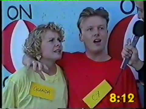Big Breakfast Gunge - Emmerdale - Cy Chadwick and Glenda McKay - Eggs On Legs