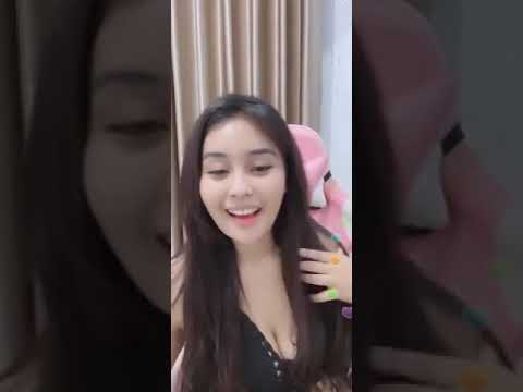 Bigo dara Aulia cium kaca + desah bikin colau makin nikmat 😘
