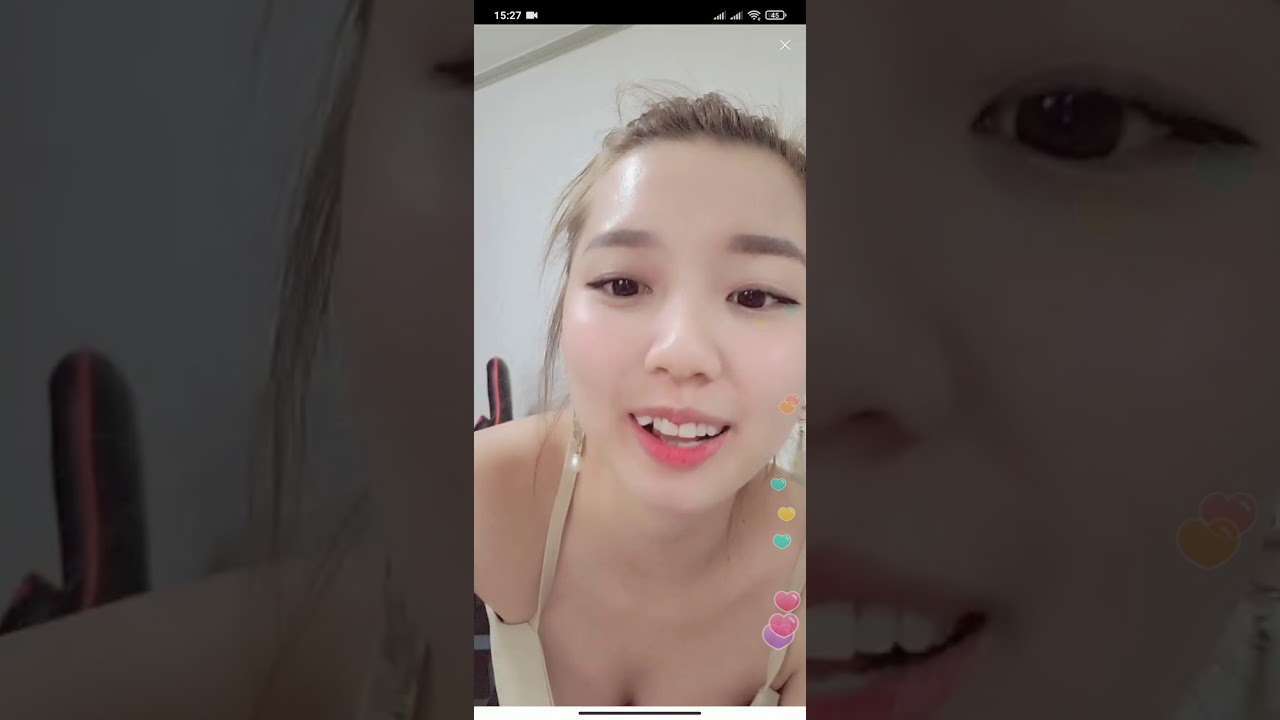 bigo e gái khoe ngực