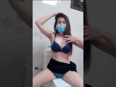 bigo hot, goyang hot di kamar mandi