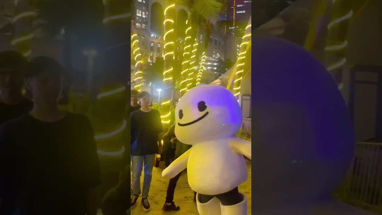 BIGO LIVE - Dino had an absolute blast partying at the #neonmusicfestival