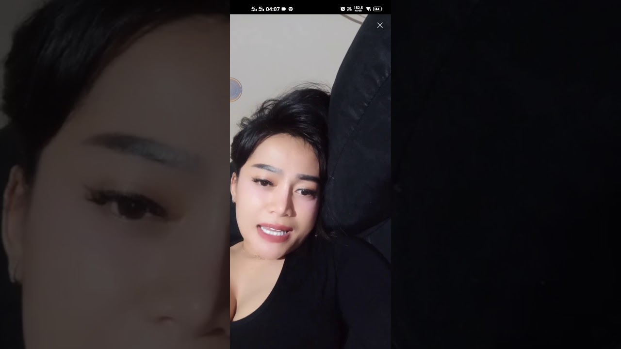 Bigo live Tante Vie, belahan gak nahan bahan c*li bagus
