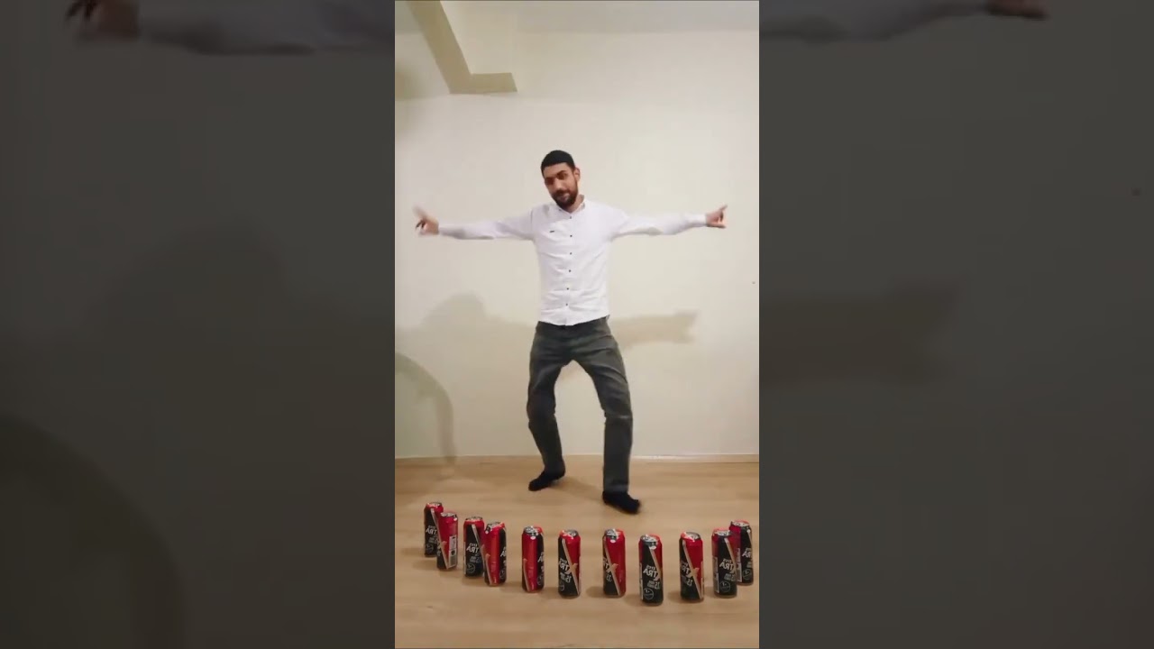 Bira kutularının arkasında keko dansı yapan adam #shortvideo #shorts