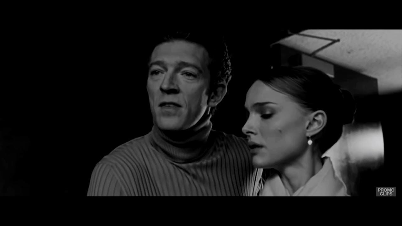 BLACK SWAN(2010), Watch the way she moves.