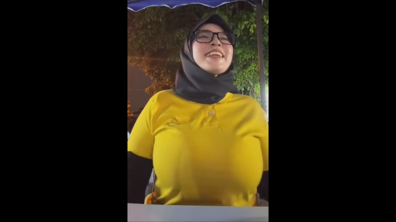 BlackMarria marriashaqirrah seronok kalau dapat jad meja tu 🍑