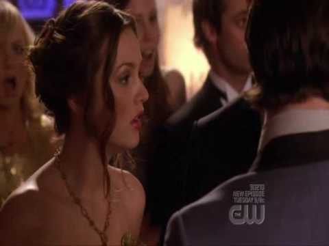 Blair wins Prom Queen because of Chuck ( Gossip Girl 2x24 )