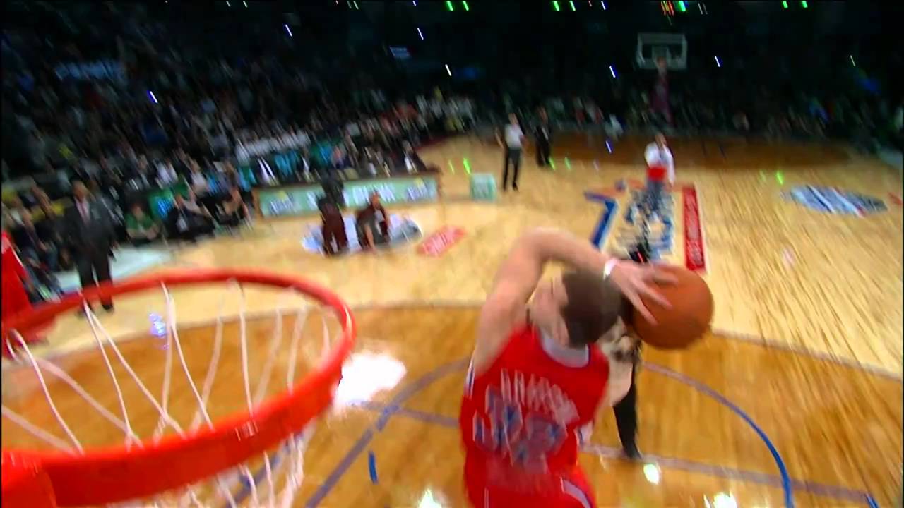 Blake Griffin Opens the Dunk Contest with the Nice 360