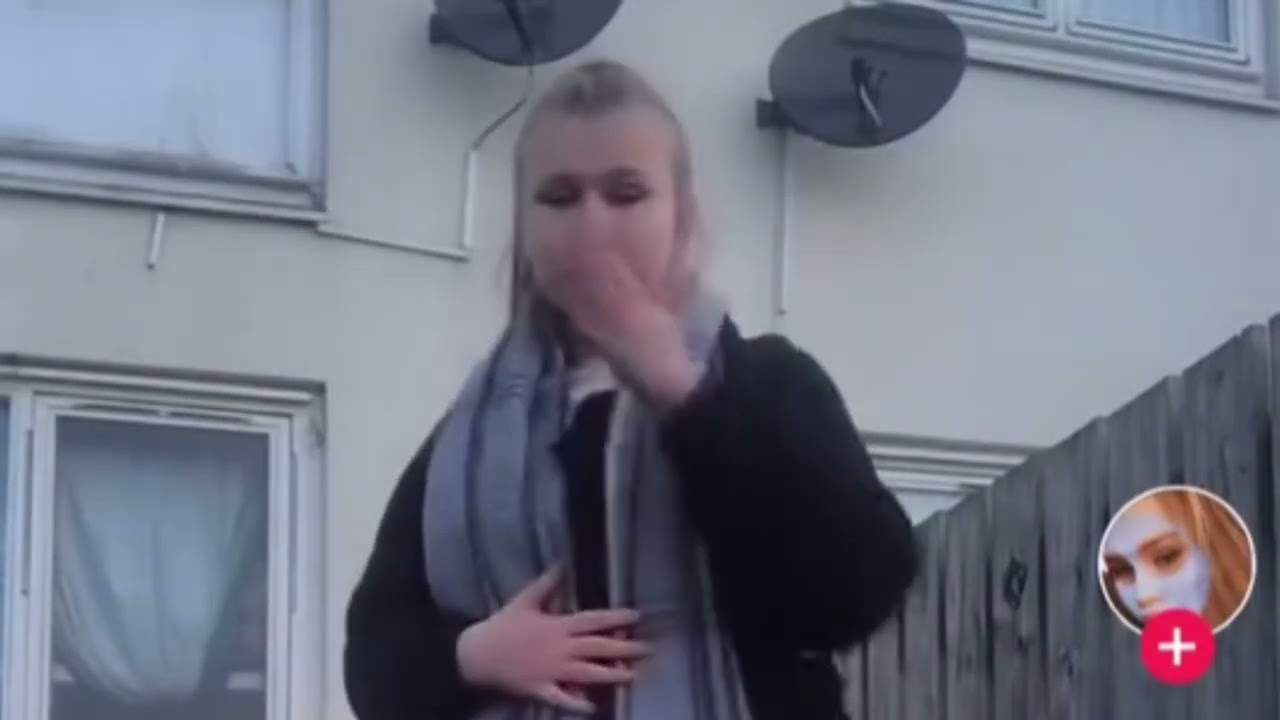 Blonde geordie hot baddie twerking
