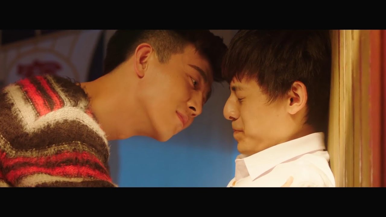 BL🔥Try to run?He melted during the wall kiss…💘cdrama #movie #dramachina #bl #kiss #series #kdrama
