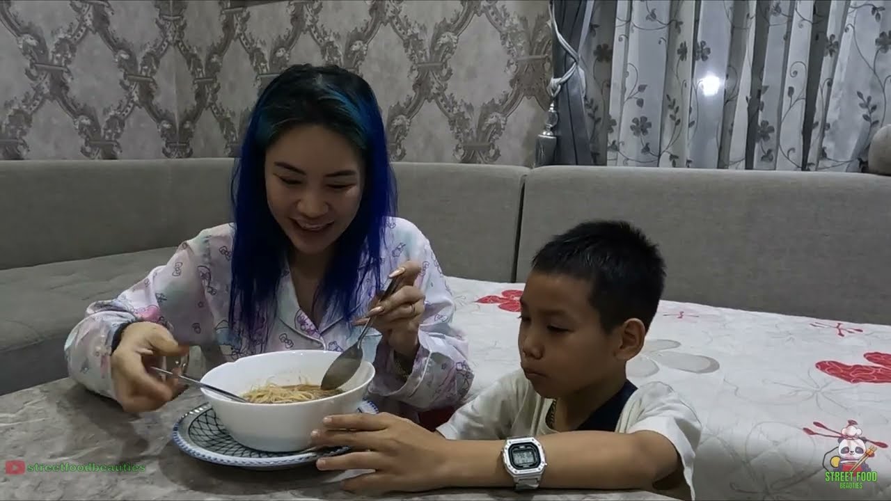 Blue Lady Story Daily House Life - Thai Street Food