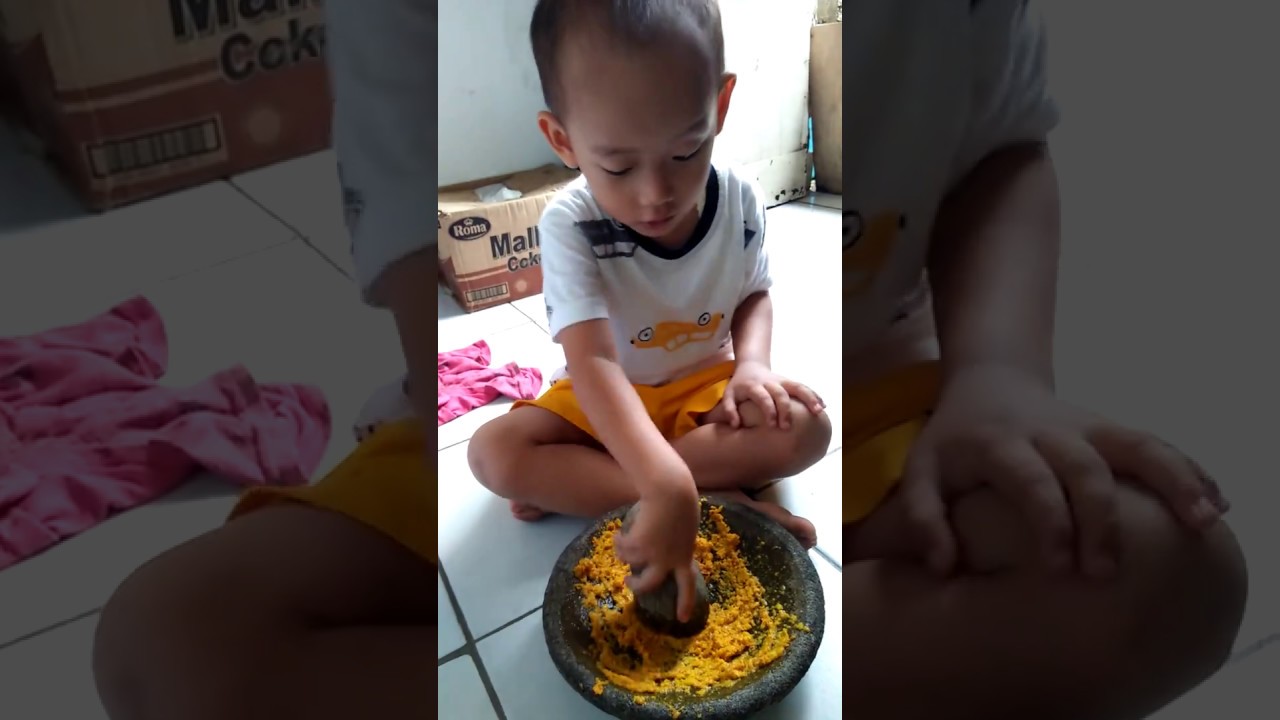 Bocah Pintar ngulek bumbu masakan | Adjan