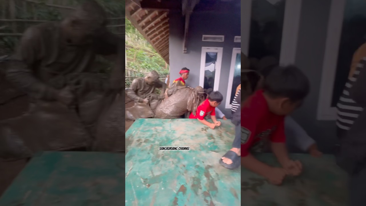 Bocil Baju Merah Kena Kuda Lumping -Seni benjang mekar budaya