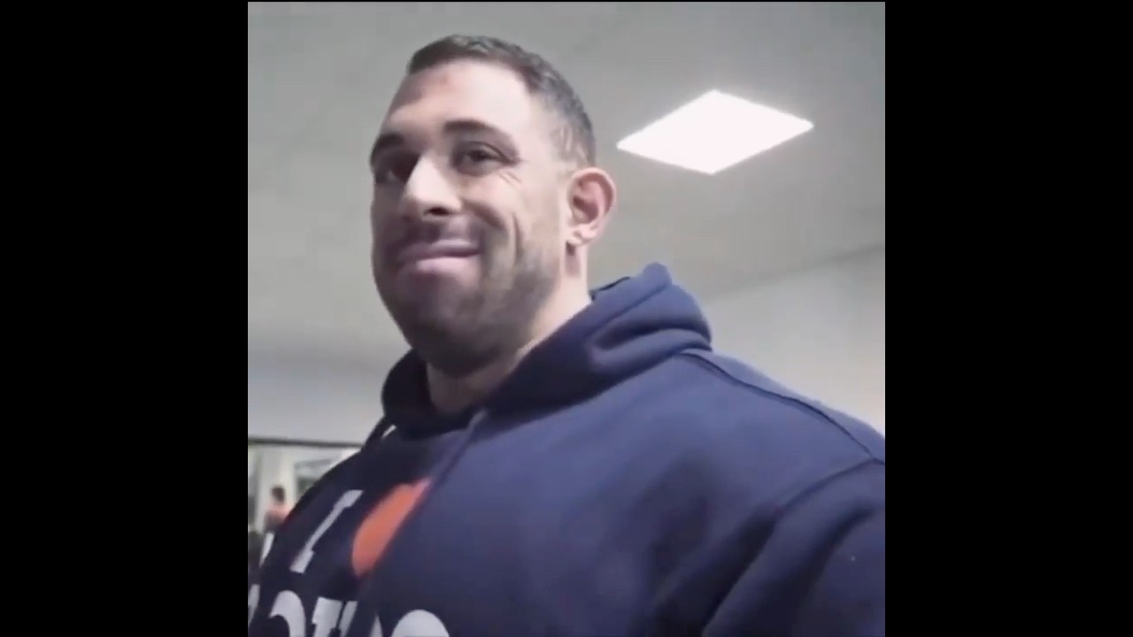 bodybuilder farts
