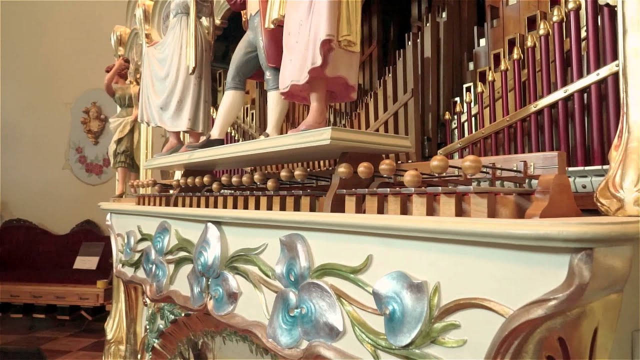 Bohemian Rhapsody Played by 100+ year old fairground organ