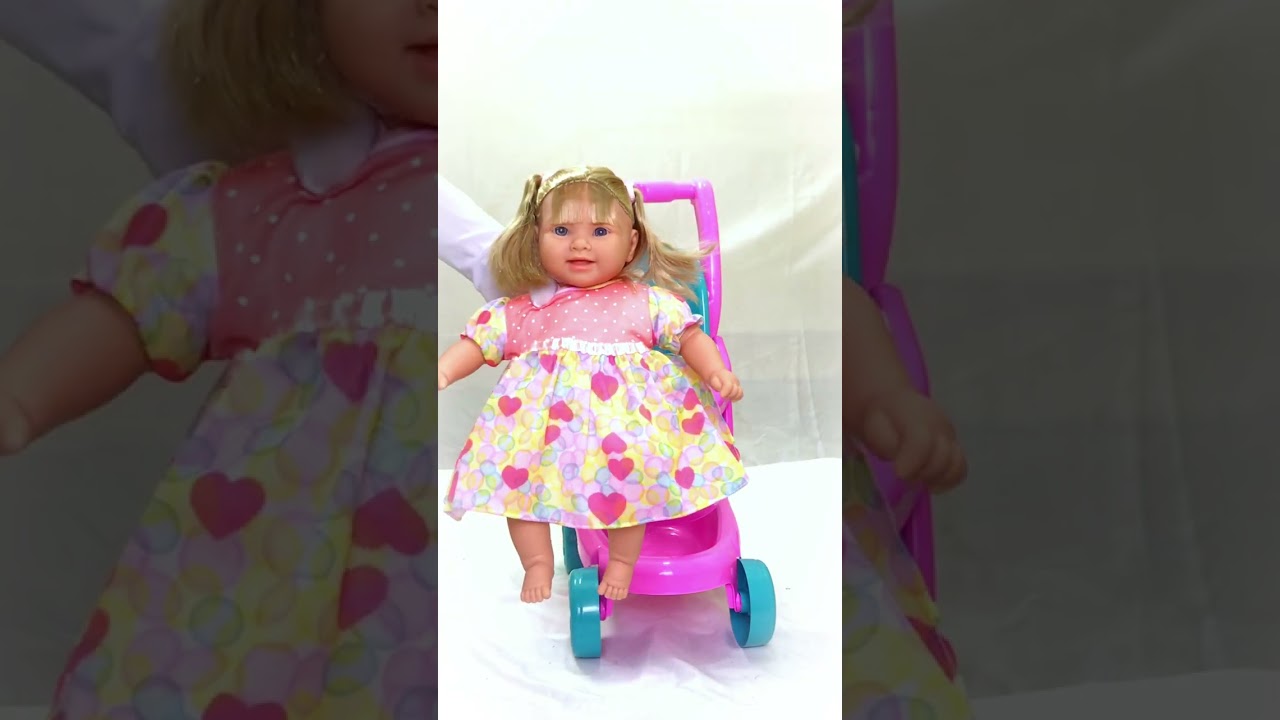 Boneca Vivi Fala Frases + Carrinho Bebê Conforto
