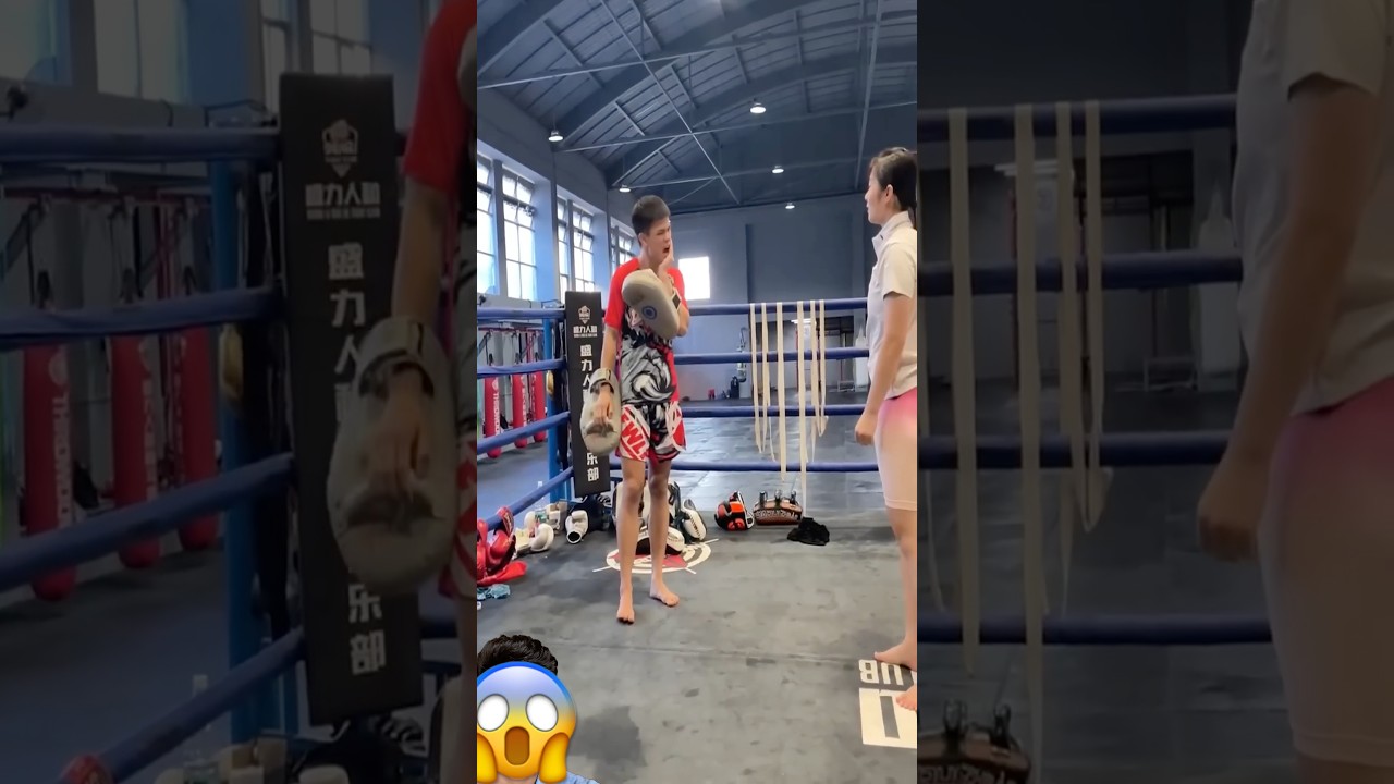 Boxing again hit on face 😱😱 #viral #boxing #training #fitness #girlpower #shorts #boxingfitness