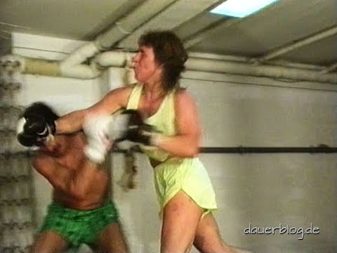 Boxkampf im Keller Mixed Boxing Aufwärmen Runde 1 + 2 Nostalgia