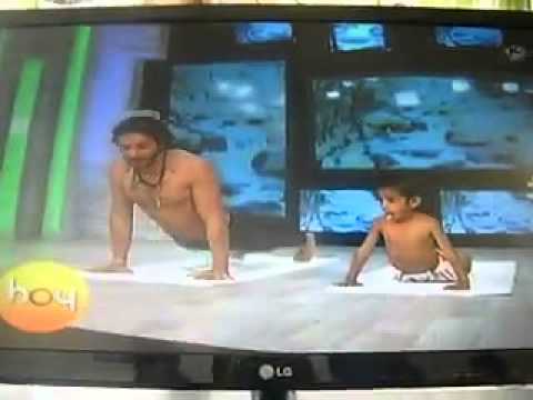 Brayan Gibran Mateo haciendo yoga en 