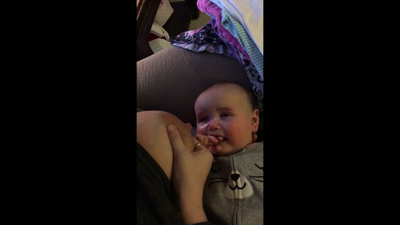 Breastfeeding & Hand Expression in Baby's Eyes