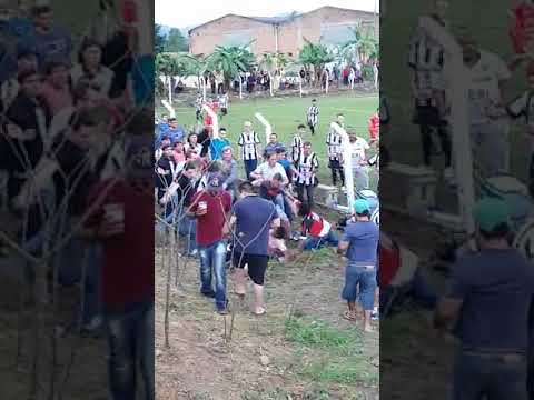 Briga generalizada após pelada no RJ
