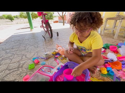 BRINCANDO COM A MINHA COZINHA DE BRINQUEDO