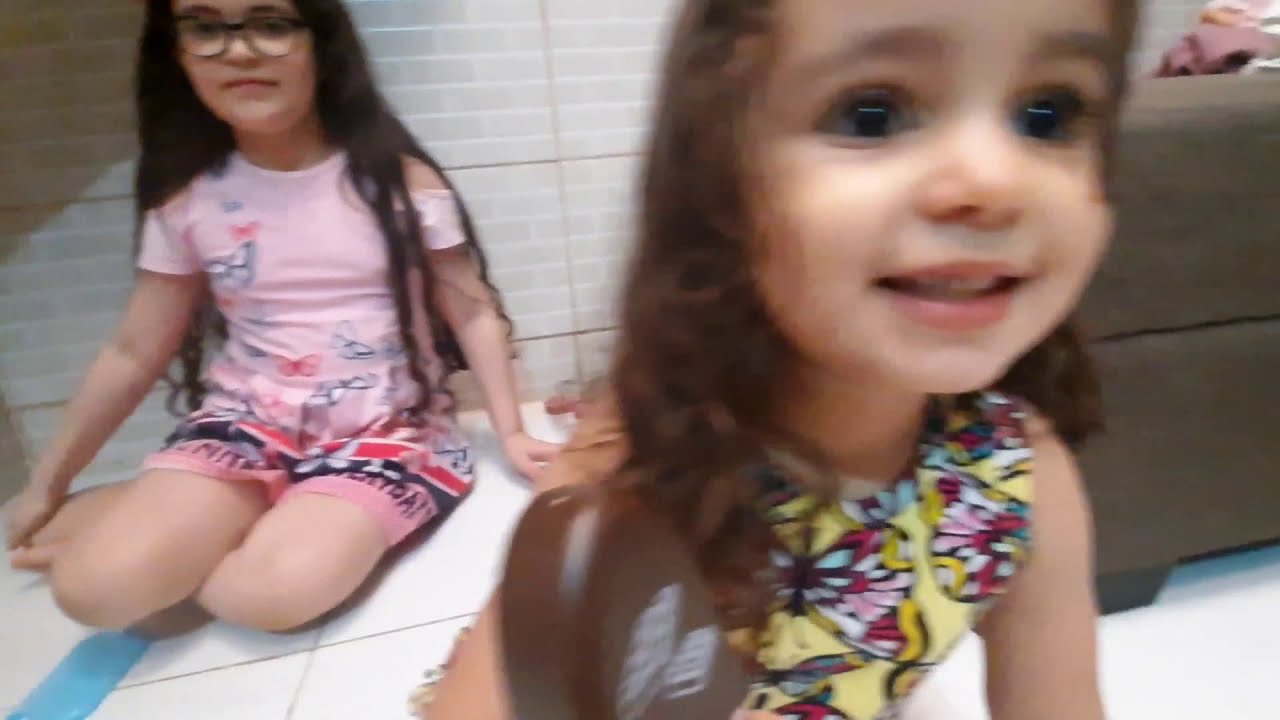Brincando de comidinha com minha prima/ Playing food with my cousin!