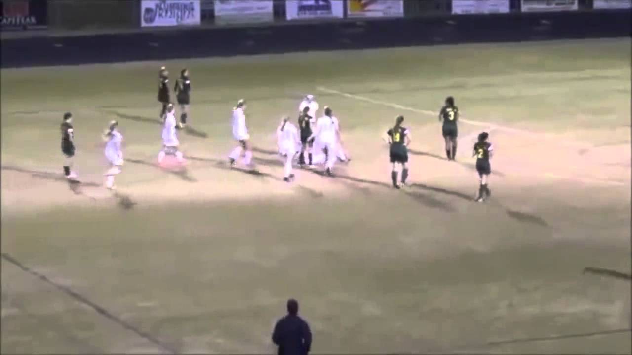 Brutal falta en el fútbol femenil