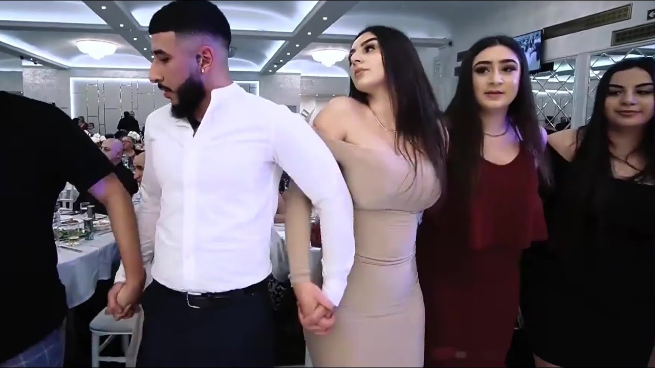 BÜTÜN DİKKATLERİ ÜZERİNE ÇEKTİ !! Mankenlere Taş Çıkarır Maşallah...