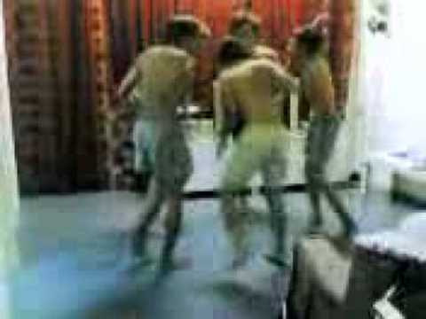 Budak Bogel Shuffle