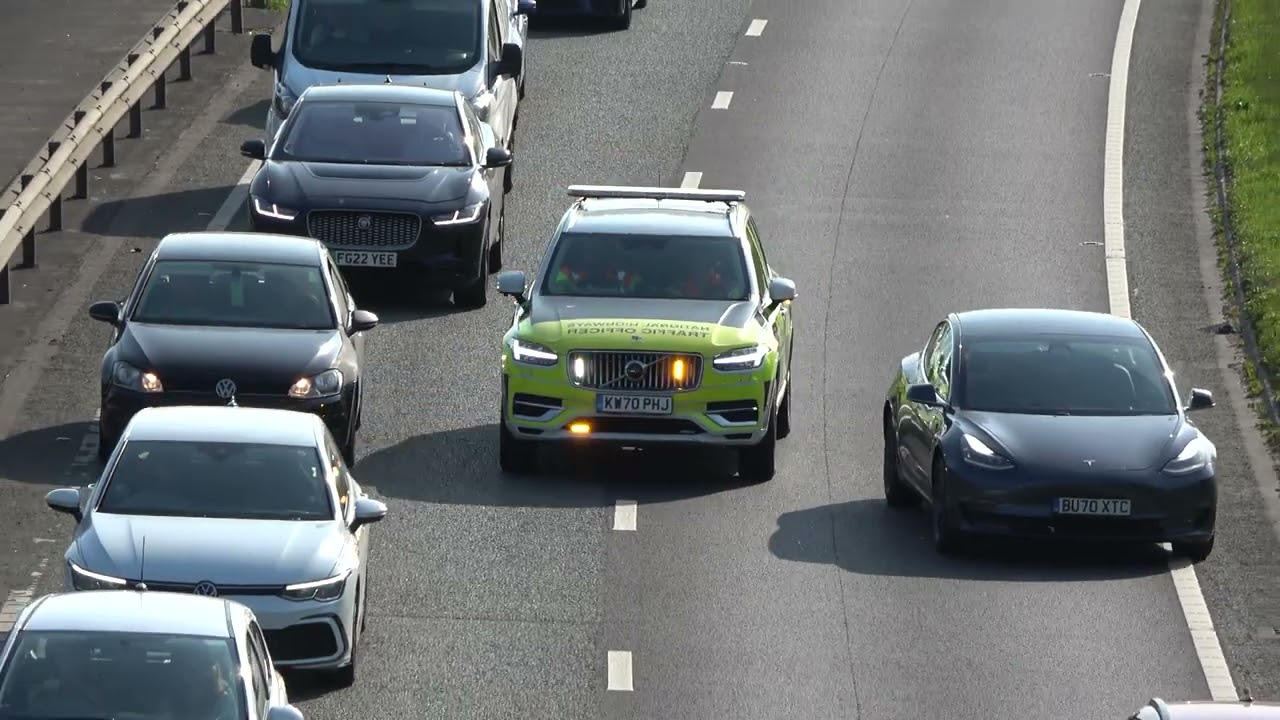*BULLHORN* National Highways XC90 Cutting Through a Traffic Jam!