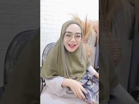 BUMIL CANTIK JILBAB PUTIH MULUS MANTAP BIKIN SENENG PAS DI LIHAT HAMIL BESAR