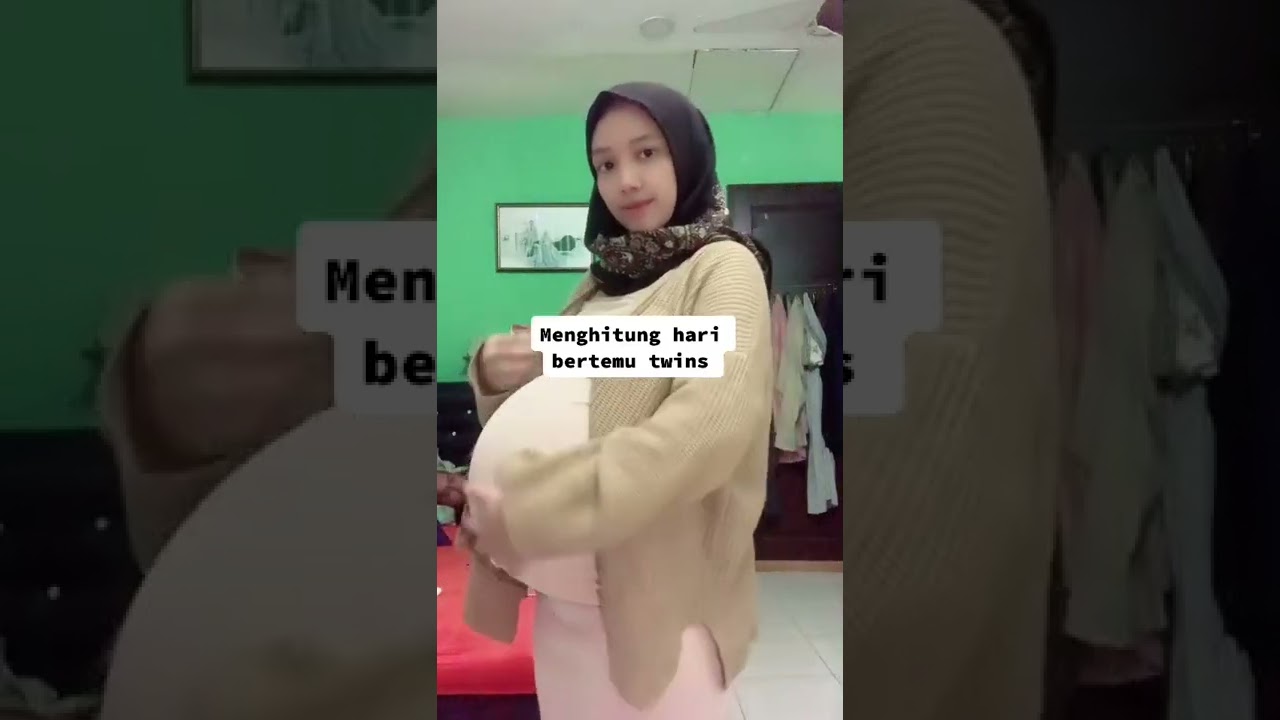 bumil hijab kembar  ketat | bumil perut gede ketat bulet