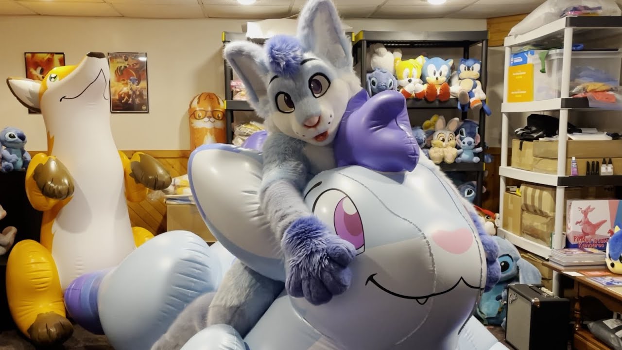 Bunfox meets...Inflatable Bunfox?!