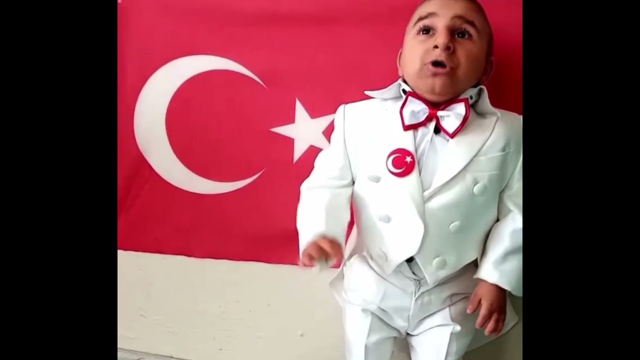 Burak Reis İSTİKLAL MARŞI okuyor