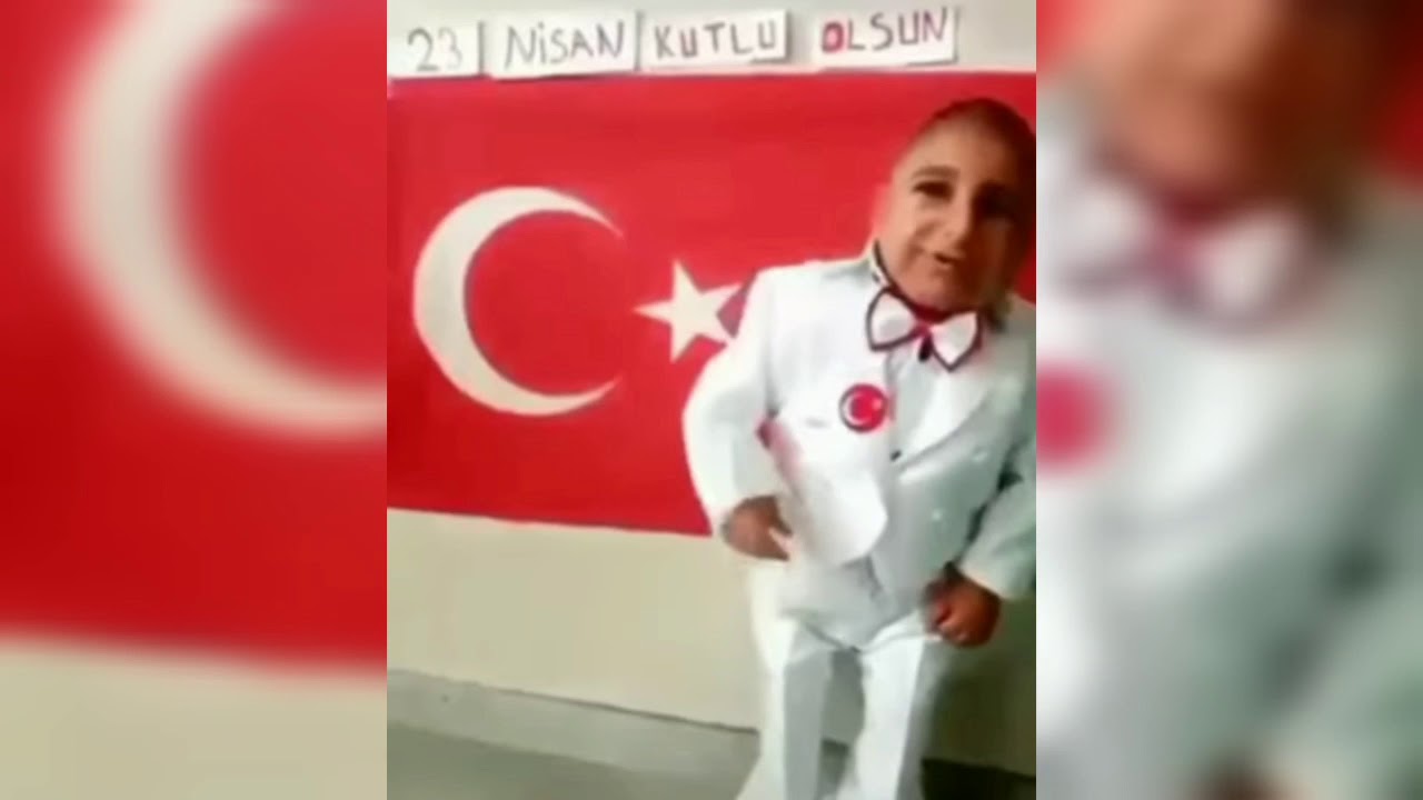 BURAK REİS İSTİKLAL MARŞI OKUYOR