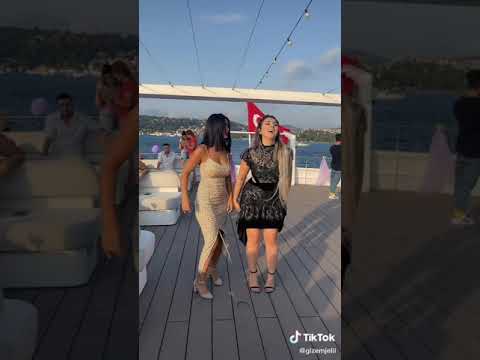 Burcu Aslan & gizemjelii Coşturuyor Yeni Tiktok Videosu #shorts