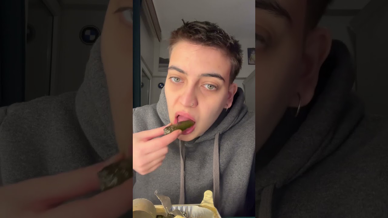BURCU YAPRAK SARMASI DENEMESİ 😂🍃  #burcuyapraksarma #keşfet #yemekvideo #asmr #mukbang