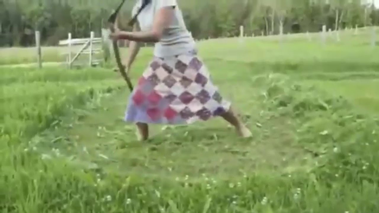 Böyle Tırpan Sallama Görmedim. Çayır Biçiyom Çayır.