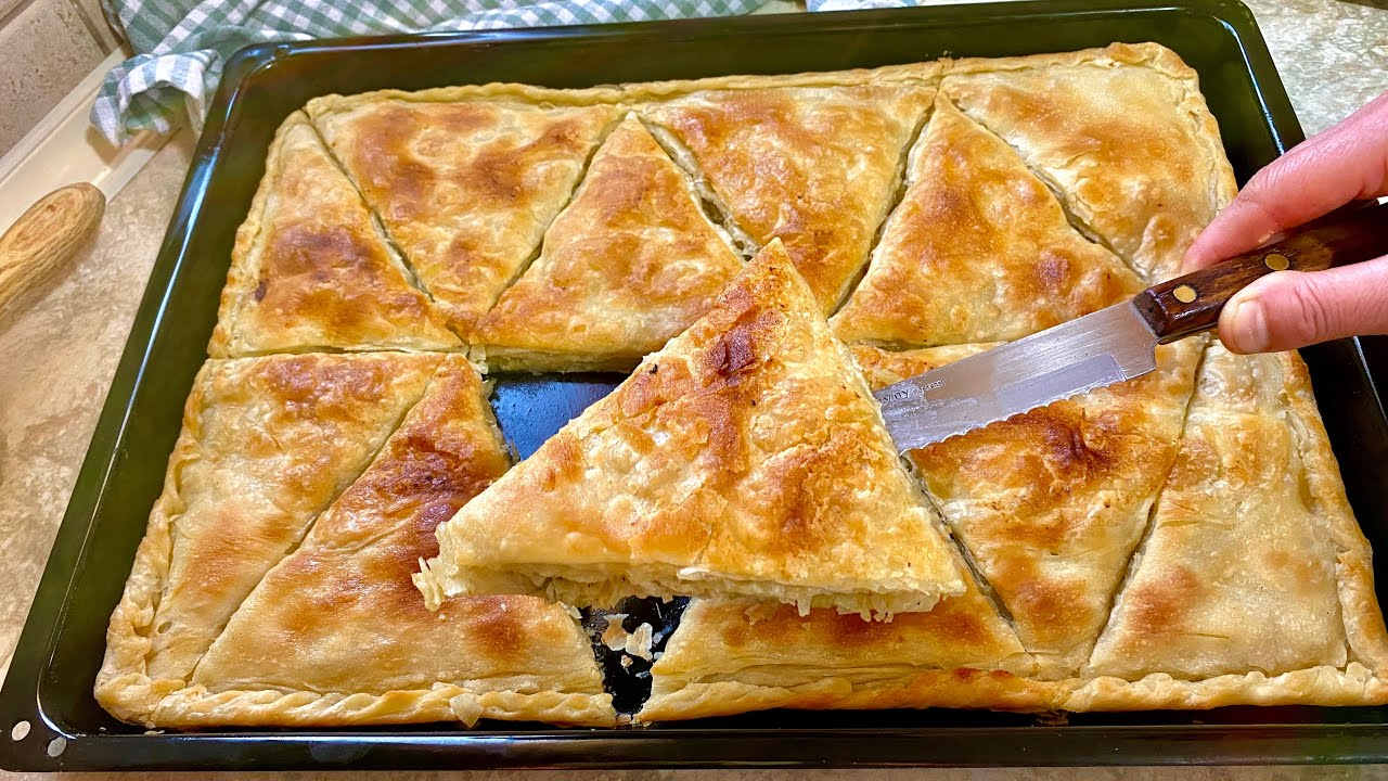 Byrek me laker  me dy peta shkrihet ne goje!!Receta me e lehte!!Cabbage pastry recipe its amazing !