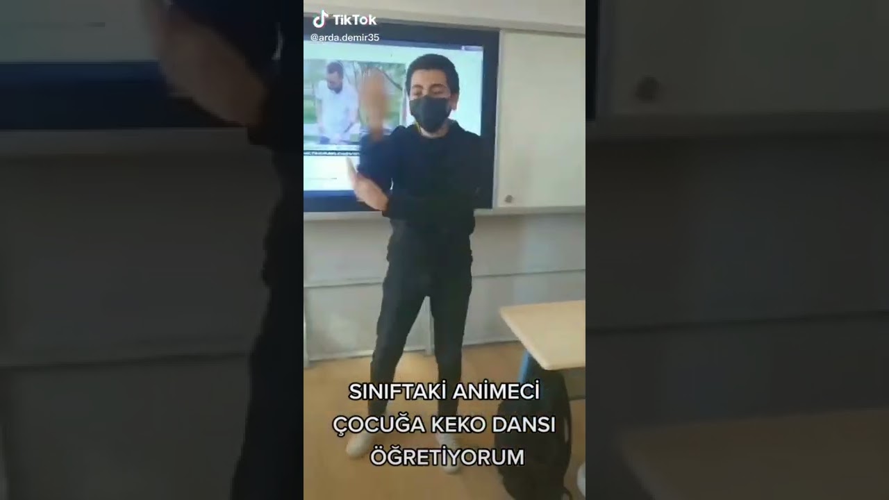 BİZİM SINIFIN CİO'SU ANİMEYE KEKO DANSI ÖĞRETİYOR