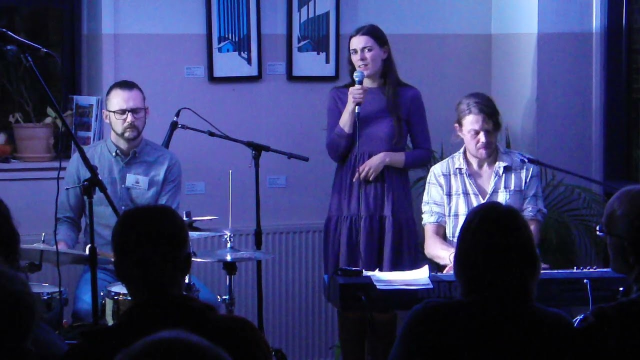 Caitlin Mayall Trio 