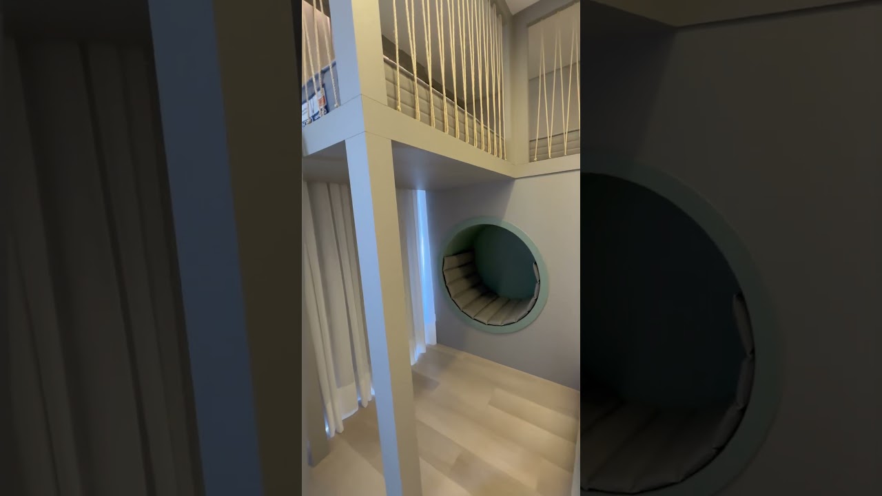Cama beliche infantil ! Assento estofado e estante de livros ! As crianças amam esse dormitório!!